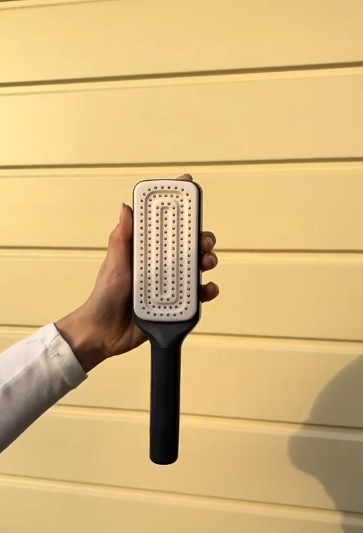 SmartBrush™ - Self-Cleaning Hair Brush ( BUY 1 GET 2! Only Today)